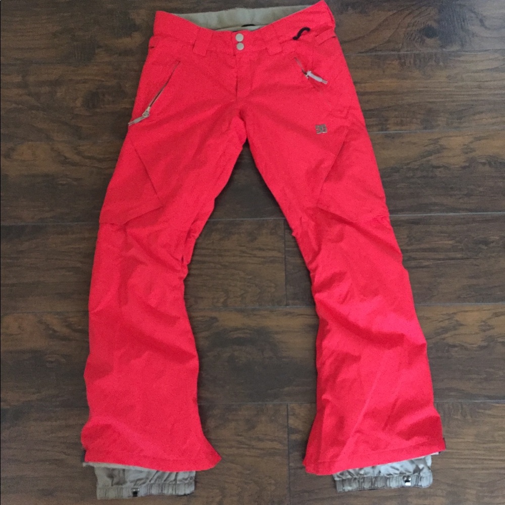 Women’s snowboarding pants